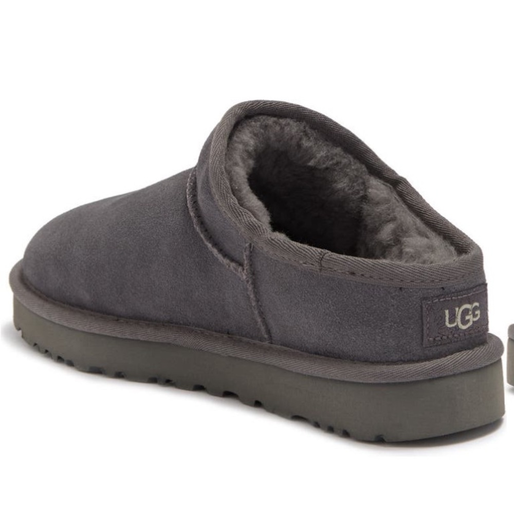 Ugg Classic Slipper New in BOx